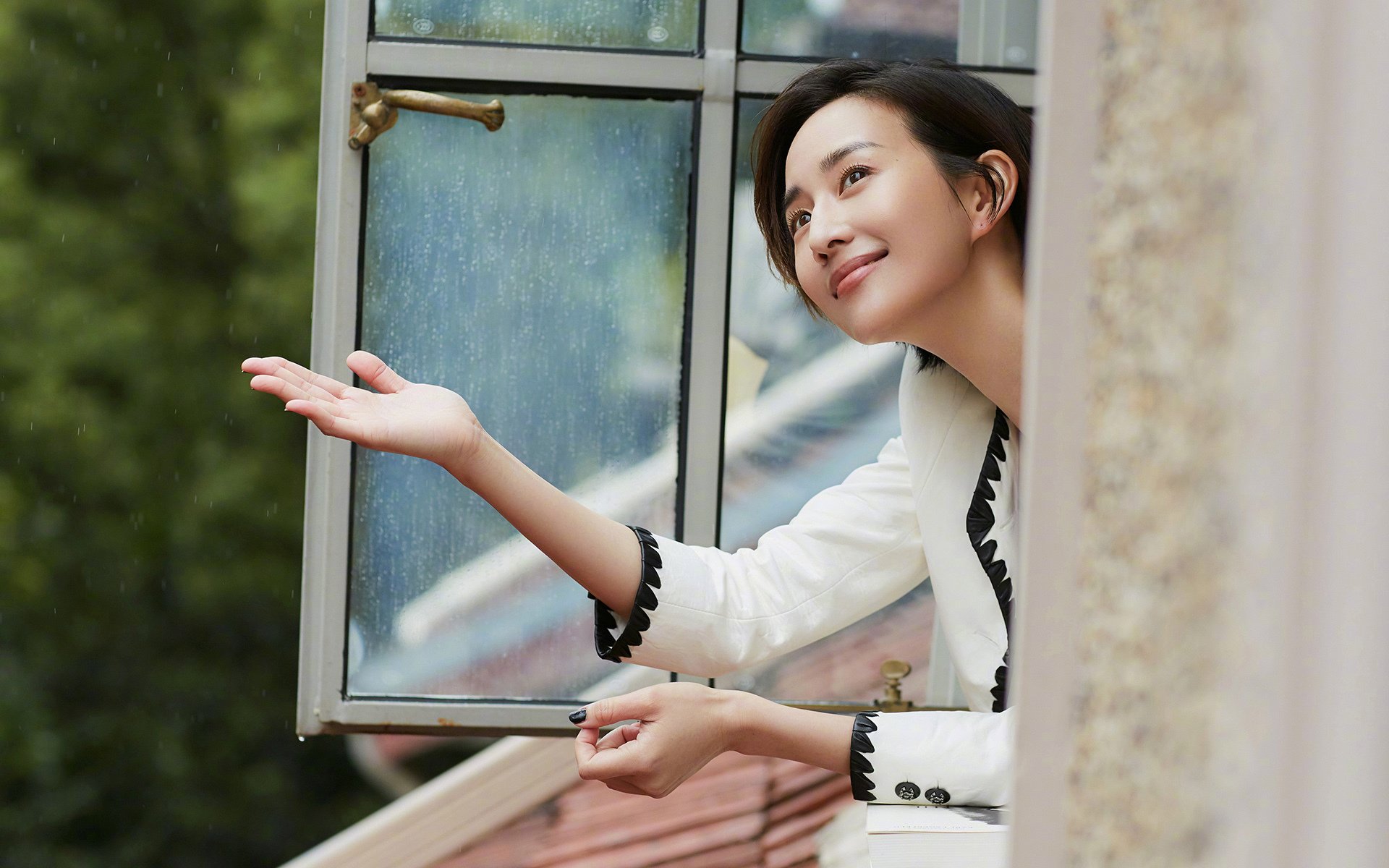 英国男子接力赛展现强大团队实力，英国女子4x100接力冠军