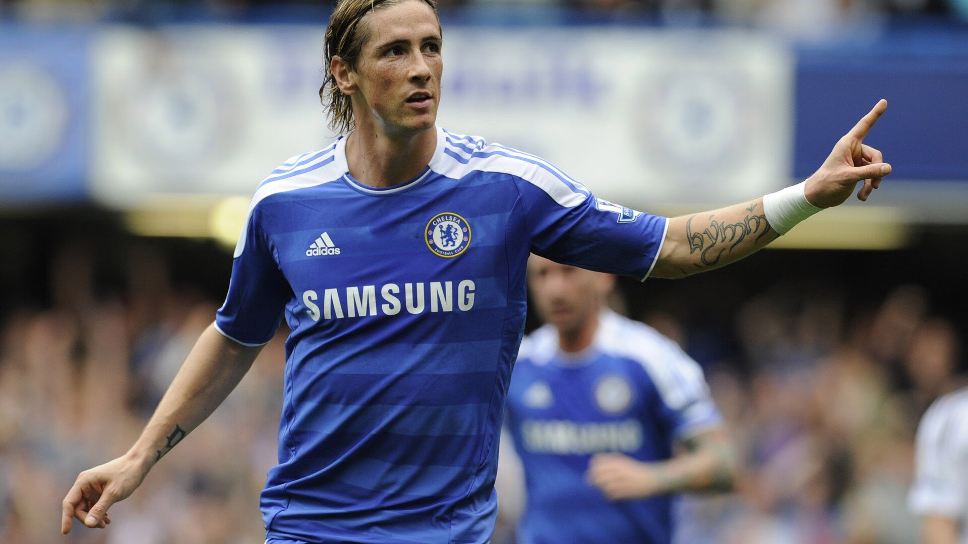 爱游戏中国-《竞技场景的未来：虚拟现实与增强现实的结合》，现场竞技类小游戏